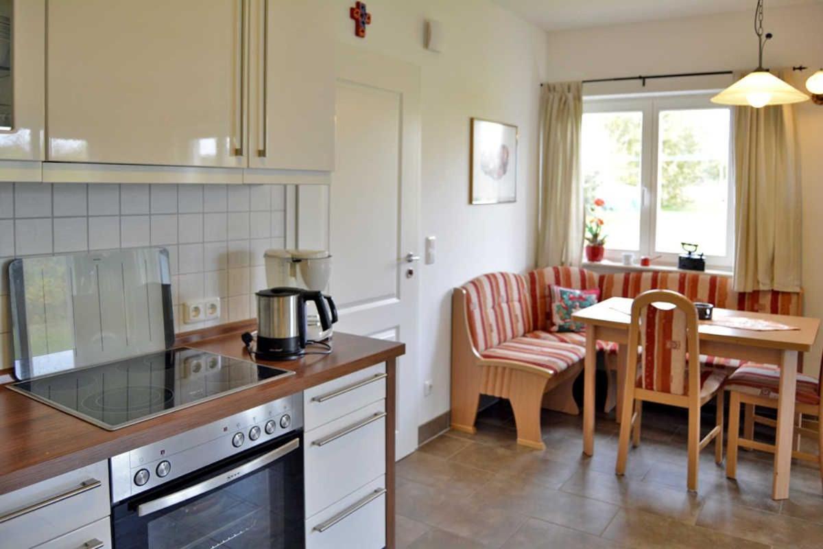 Reetdachhaus Im Fischerdorf Freest Luaran gambar